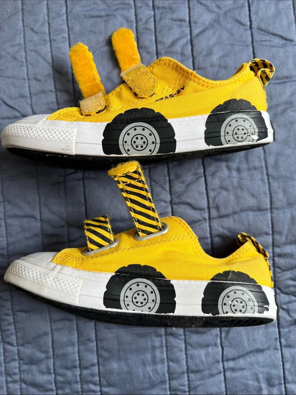 Converse yellow construction